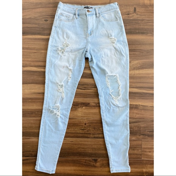 Glistening Jeans - Picture 3 of 11